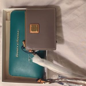 Dooney & Bourke Clutch & Cardholder